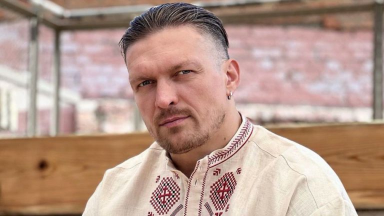 Александр Усик отказался от чемпионских поясов: что заявил украинский боксер, как он объяснил решение и что известно о возможных шагах организаций.