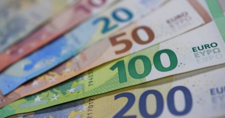 Сколько денег можно перевозить через границу в 2025 году