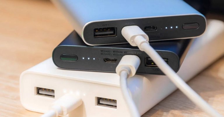 Узнайте, як выбрать Power Bank: важные характеристики, советы по покупке, разбор ёмкости и мощности для разных устройств.