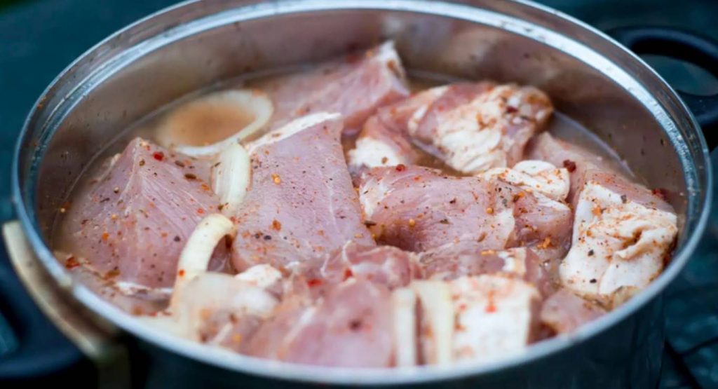 Лучшие виды мяса для шашлыка — свинина, баранина, говядина и курятина. Как выбрать, чтобы шашлык получился сочным и ароматным.