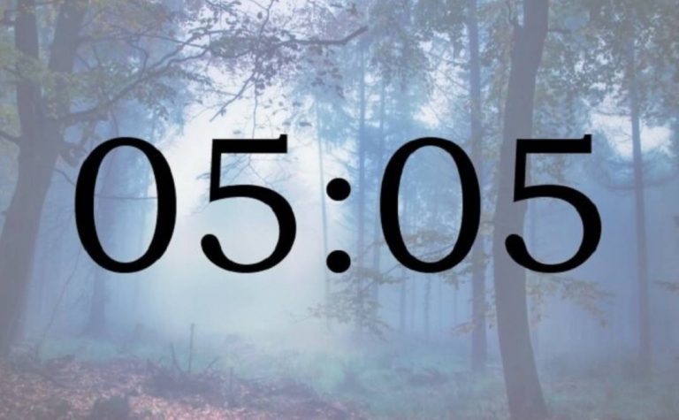 Что значит 05:05 на часах? Узнайте толкование ангельских чисел в нумерологии и как это время влияет на вашу жизнь и внутреннее состояние.