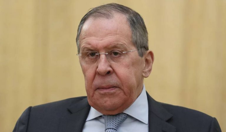 Лавров обвинил НАТО и ЕС в ведении «настоящей войны» против России. Трамп назвал РФ «бумажным тигром» и заявил о реальности возвращения украинских территорий.