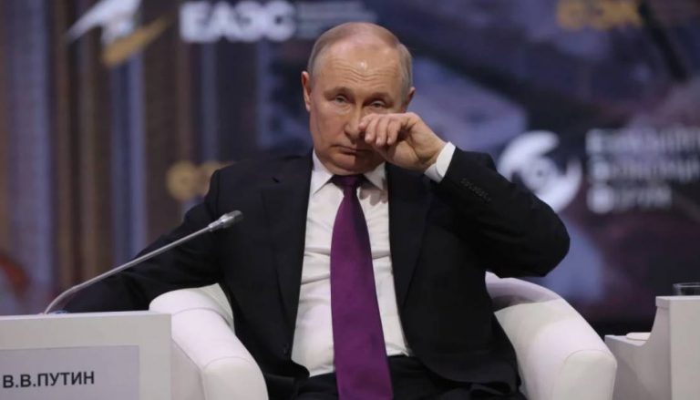 Эпштейн пытался встретиться с Путиным в 2013–2014 гг., предлагая инвестиции и используя личные связи, утверждает переписка, опубликованная CNN.