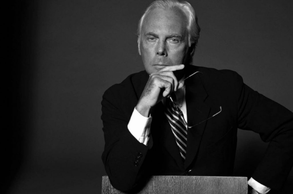 Умер Джорджо Армани — основатель модного дома Armani. Легендарный дизайнер скончался в возрасте 91 года. Прощание пройдёт 6–7 сентября в Милане.