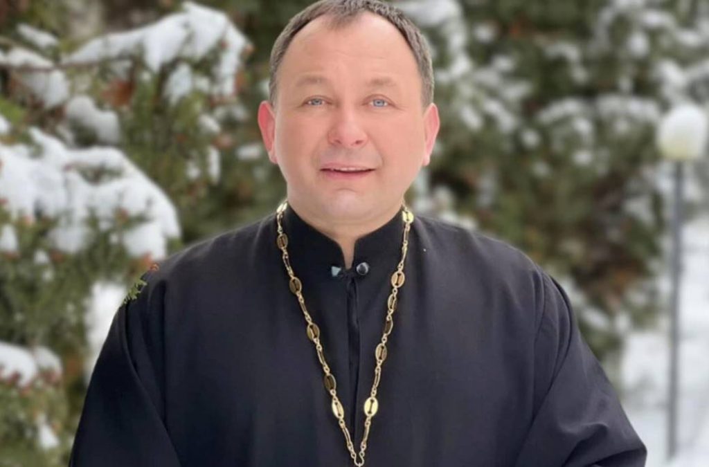 Украинский священник и блогер Алексей Филюк сообщил о госпитализации с острым панкреатитом. Он проходит лечение и чувствует себя лучше.