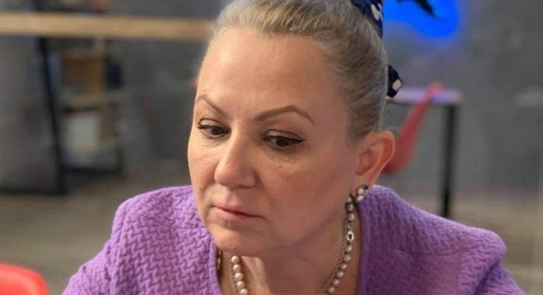 Актриса Елена Репина заявила, что ее мужа в Киеве задержали представители ТЦК, а на нее оказывают давление. Официальных комментариев нет.