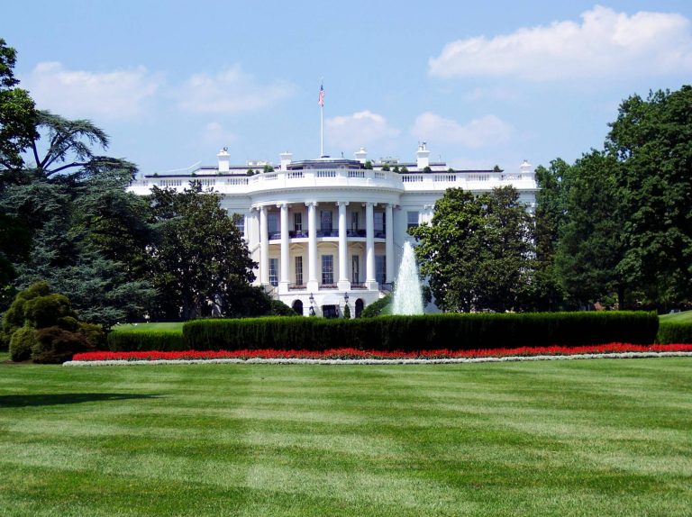 Трамп схвалил секретный «мирный план» из 28 пунктов по прекращению войны РФ против Украины, разработанный его администрацией при консультациях с РФ и уведомлении Украины.