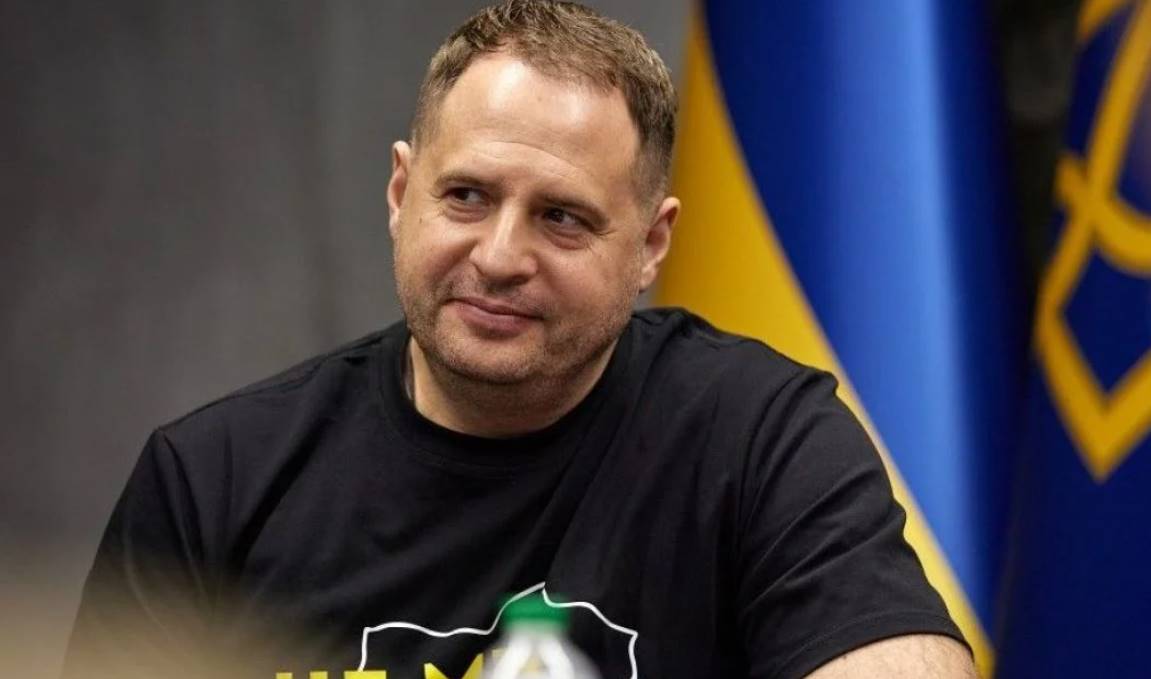 Зеленский уволил Ермака после обысков НАБУ и САП: что известно об отставке Ермака и почему его уволили