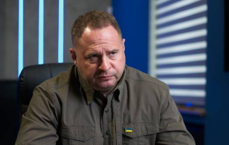 Андрей Ермак вышел из СИЗО после внесения залога. Его подозревают в легализации средств по делу о строительстве резиденции «Династия» под Киевом.