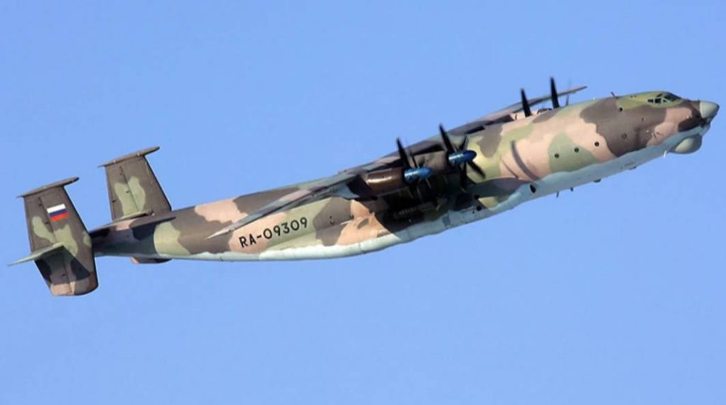 В Ивановской области разбился военно-транспортный самолет Ан-22 Минобороны РФ. Погибли все семь человек на борту.