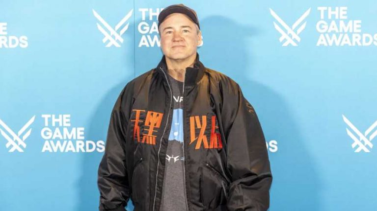 В возрасте 55 лет умер Винс Зампелла, сооснователь Call of Duty и студии Respawn Entertainment. Причины смерти пока не раскрыты.