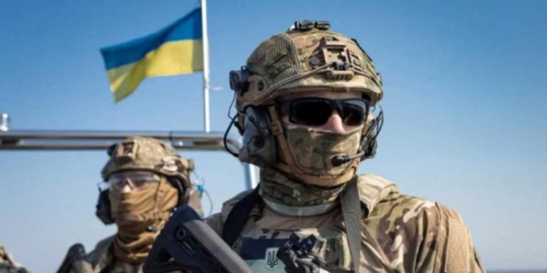 6 декабря Украина отмечает День Вооружённых сил: праздничные мероприятия, встречи с военными, открытки и благотворительные акции по всей стране.