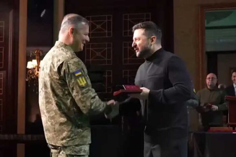 Зеленский наградил Олега Ляшко орденом «За заслуги» III степени за командование батальоном беспилотных систем 63-й бригады.
