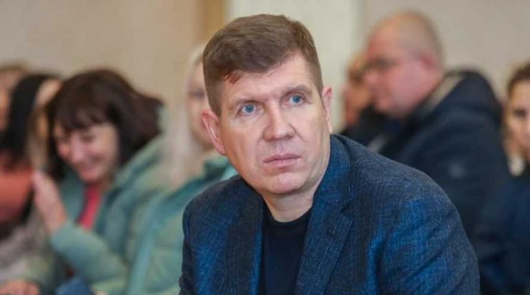 НАБУ и СБУ сообщили о новом подозрении нардепу Анатолию Гунько: схема с землёй НААН, ущерб около 30 млн грн, более 2,5 тыс. тонн зерна.