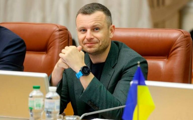 Кабмин согласовал три налоговых законопроекта: о военном сборе, НДС на международные посылки и доходах с цифровых платформ по стандарту DAC7.