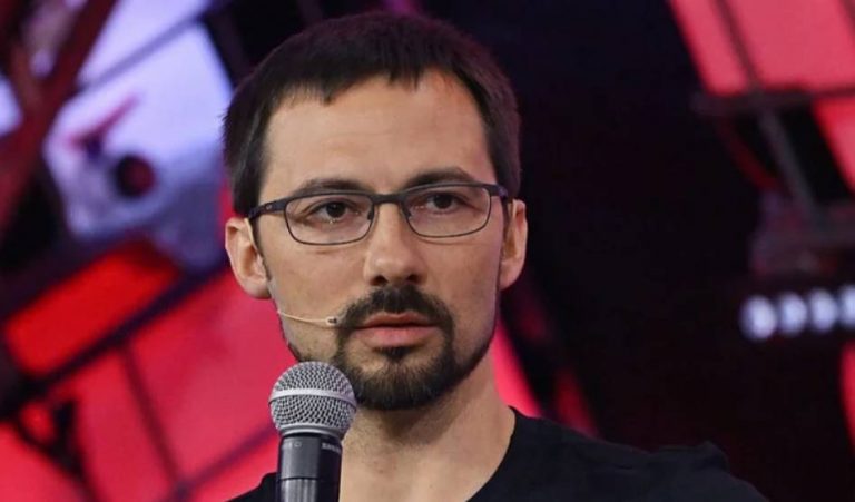 Forbes включил в мировой рейтинг миллиардеров 2026 года семерых граждан Украины. Лидером среди украинцев остался Ринат Ахметов, Яценко опередил Порошенко.