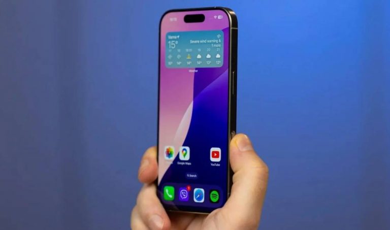 Первые рендеры iPhone 18 Pro показали новый темно-красный цвет корпуса. Также ожидаются уменьшенный Dynamic Island, чип A20 Pro и камера нового типа.