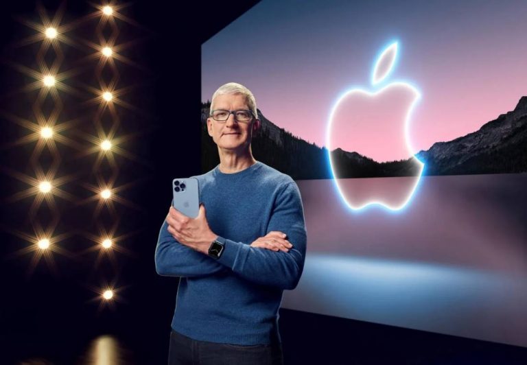 Apple объявила о смене руководства: Тим Кук покинет пост CEO 1 сентября 2026 года, новым гендиректором станет Джон Тернус, Кук возглавит совет.