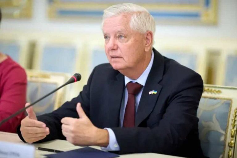 Узнайте предварительную причину смерти сенатора Линдси Грэма, детали последнего разговора с Трампом и сроки итогового заключения медэкспертов США.