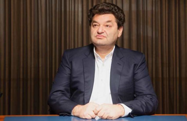 Тело подозреваемой в покушении на Вадима Ермолаева нашли под Киевом. Известно о двух задержанных и новых деталях расследования — читайте подробности.