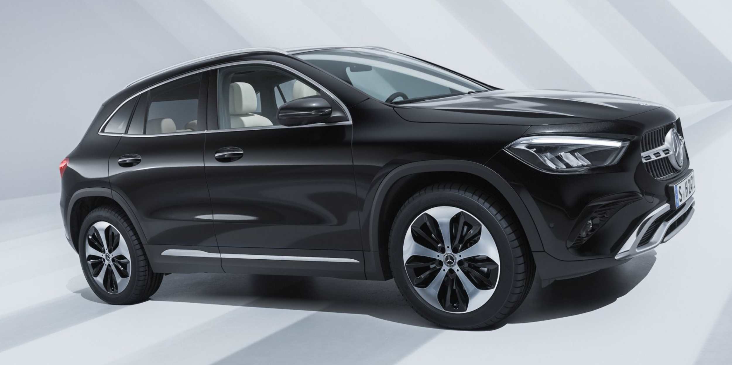 Mercedes-Benz GLA 2026 официально представлен: новый дизайн, технологии и силовые установки