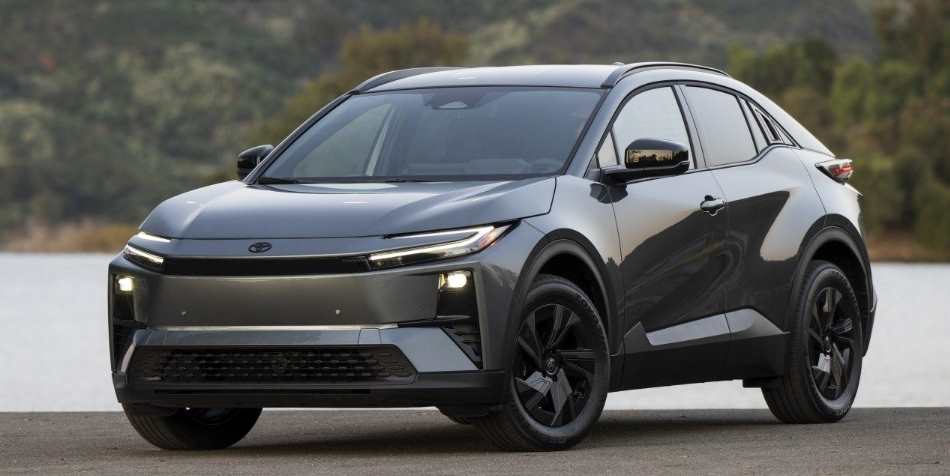 Toyota C-HR 2027: комплектации SE и XSE, цены и главное оборудование