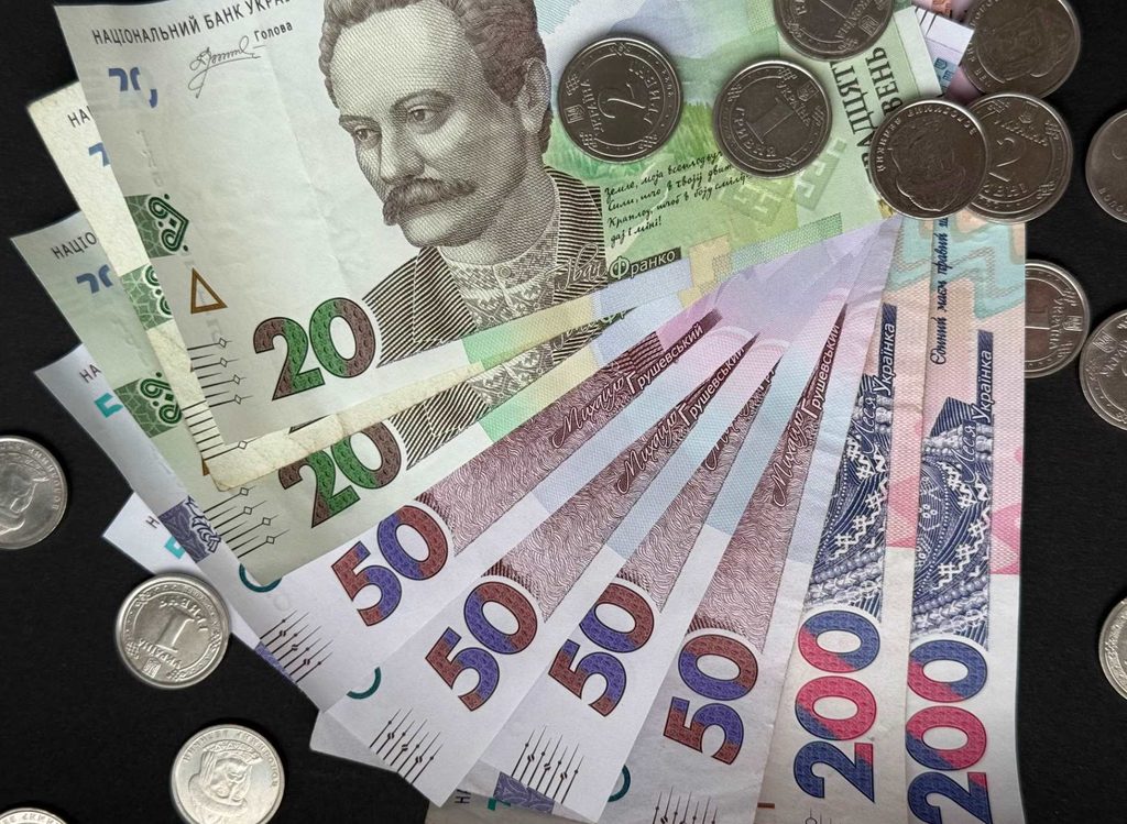 Прожиточный минимум в Украине в 2026 году вырос до 3 209 грн. Размеры для детей, трудоспособных лиц и пенсионеров, а также изменения социальных выплат.